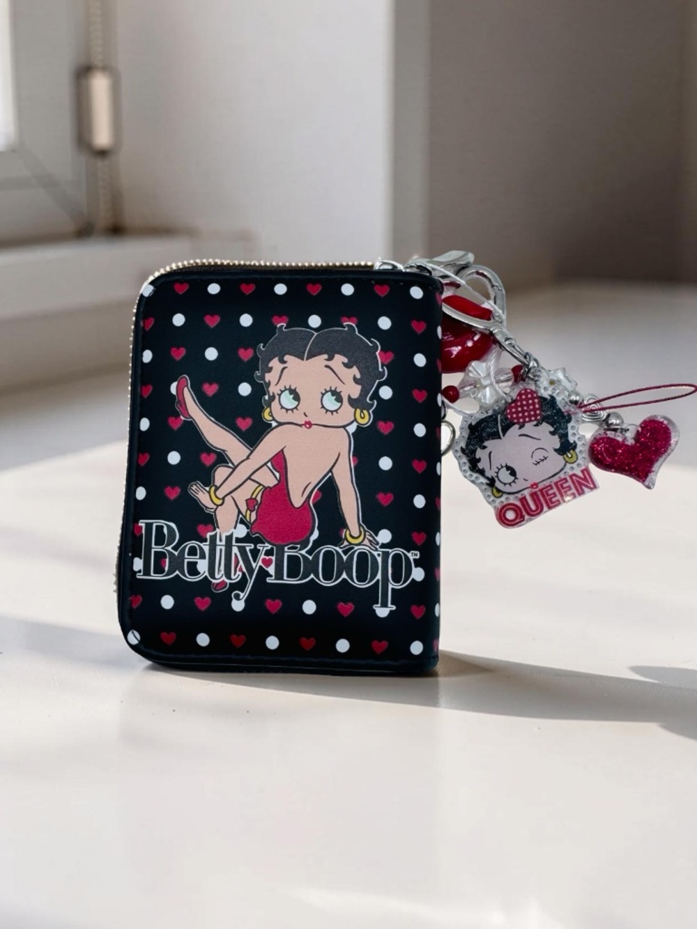 Betty Boop Zip Around Mini Wallet Coin Purse with Charm Keychain Black Red